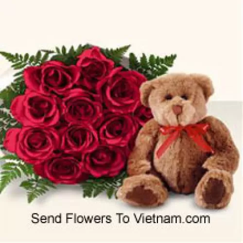 Mazzo di 12 rose rosse con un adorabile orsacchiotto marrone di 8 pollici